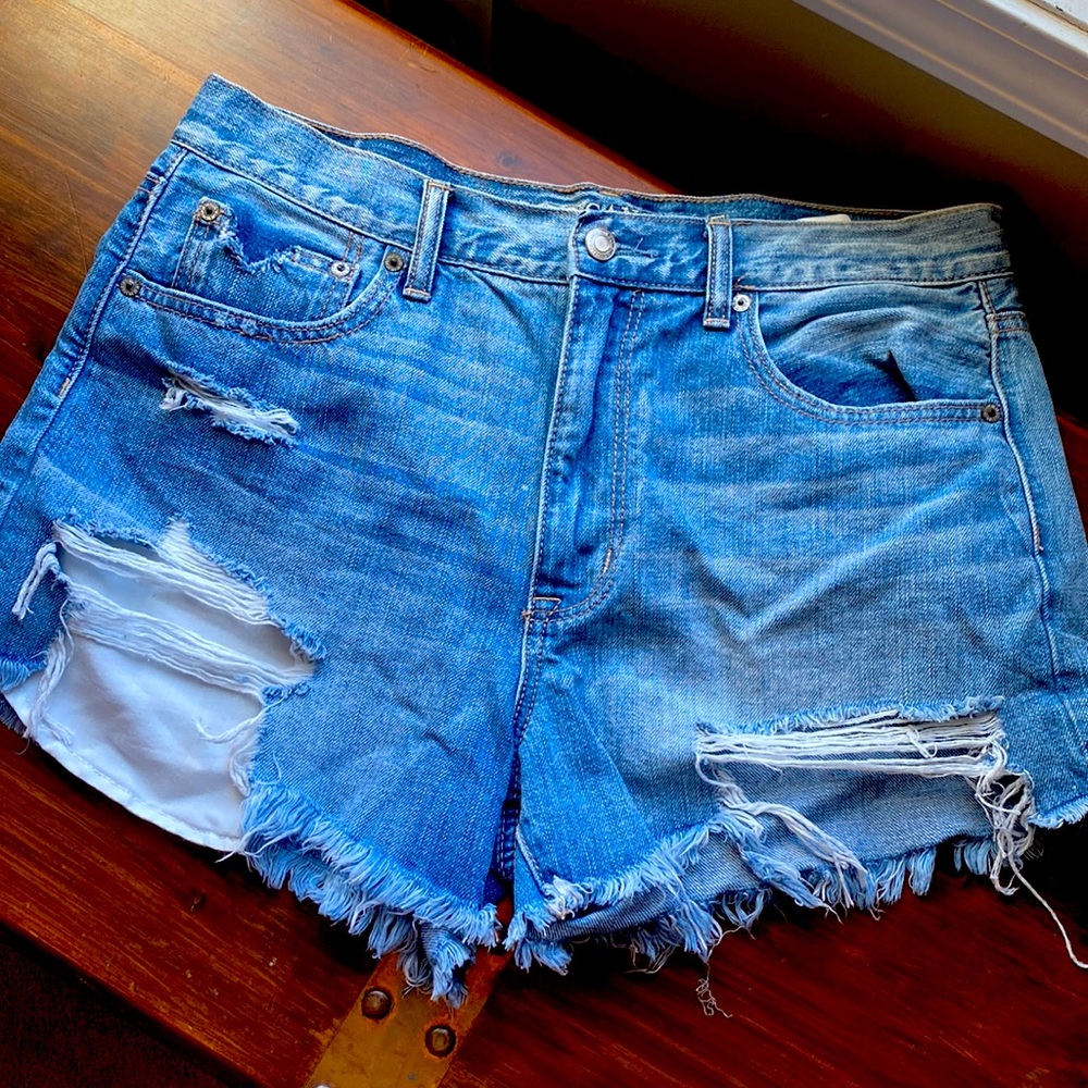 American eagle vintage hi- rise festival distressed denim shorts